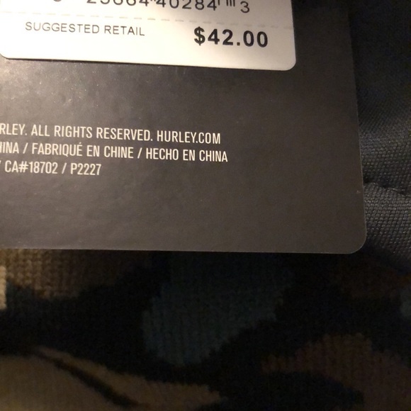 NWT Hurley 3 Piece Beanie, Gloves & Scarf Set 100% Acrylic - Picture 4 of 4